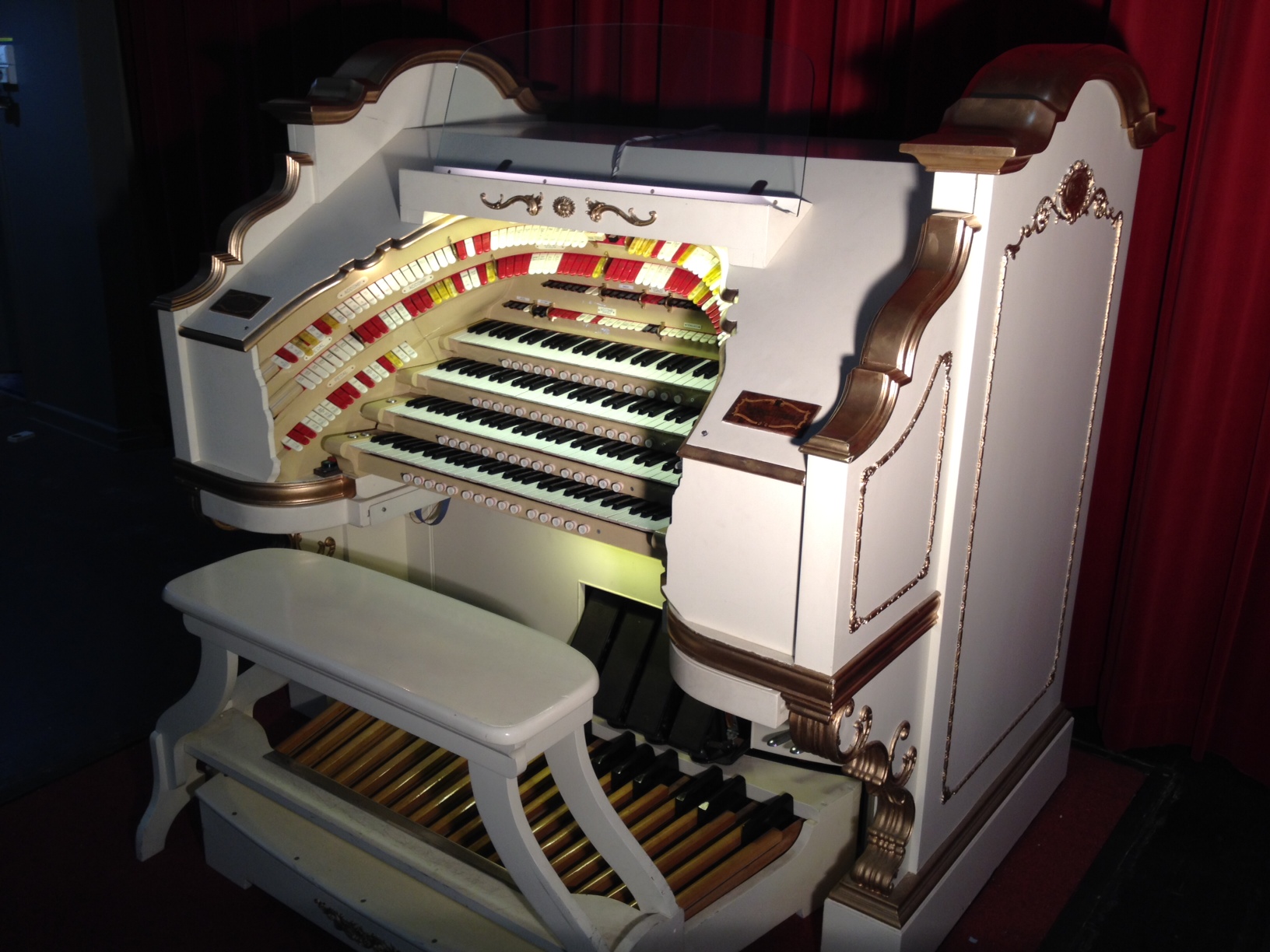Wurlitzer-tours-classes.jpg
