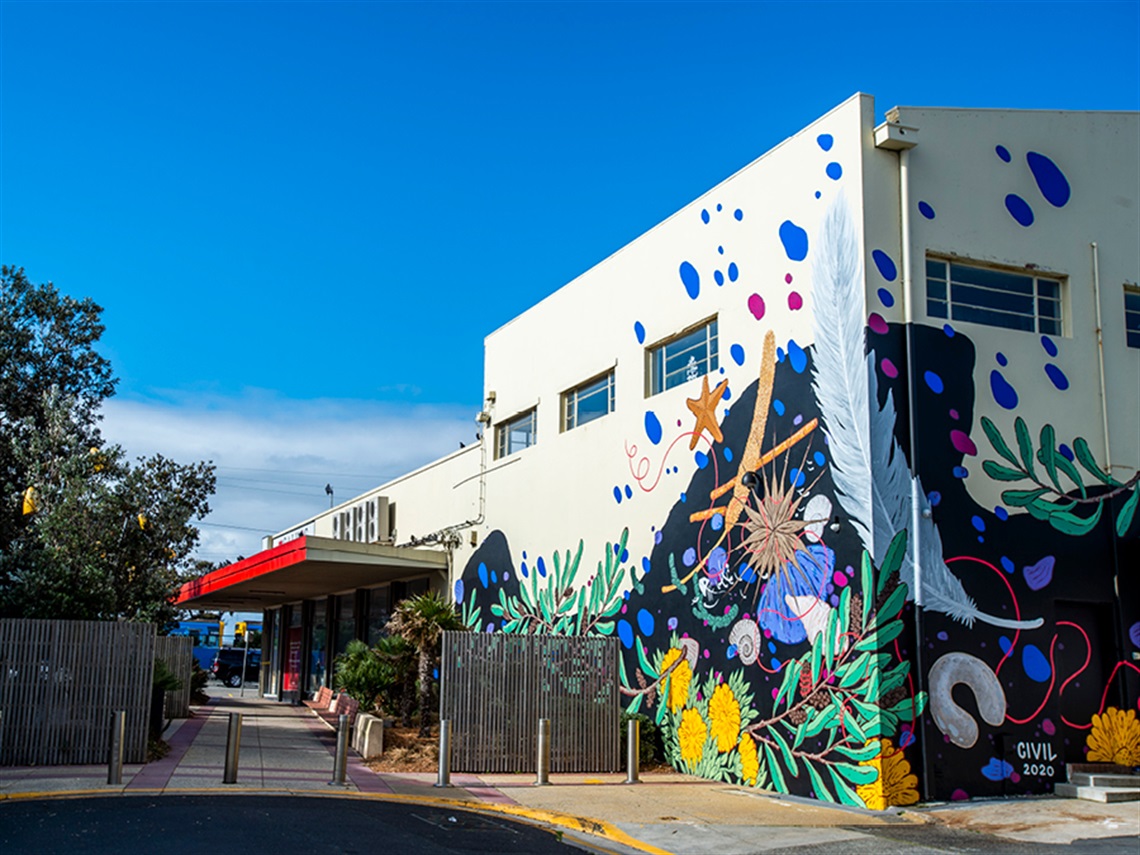 the strand mall mural - by tom civil 